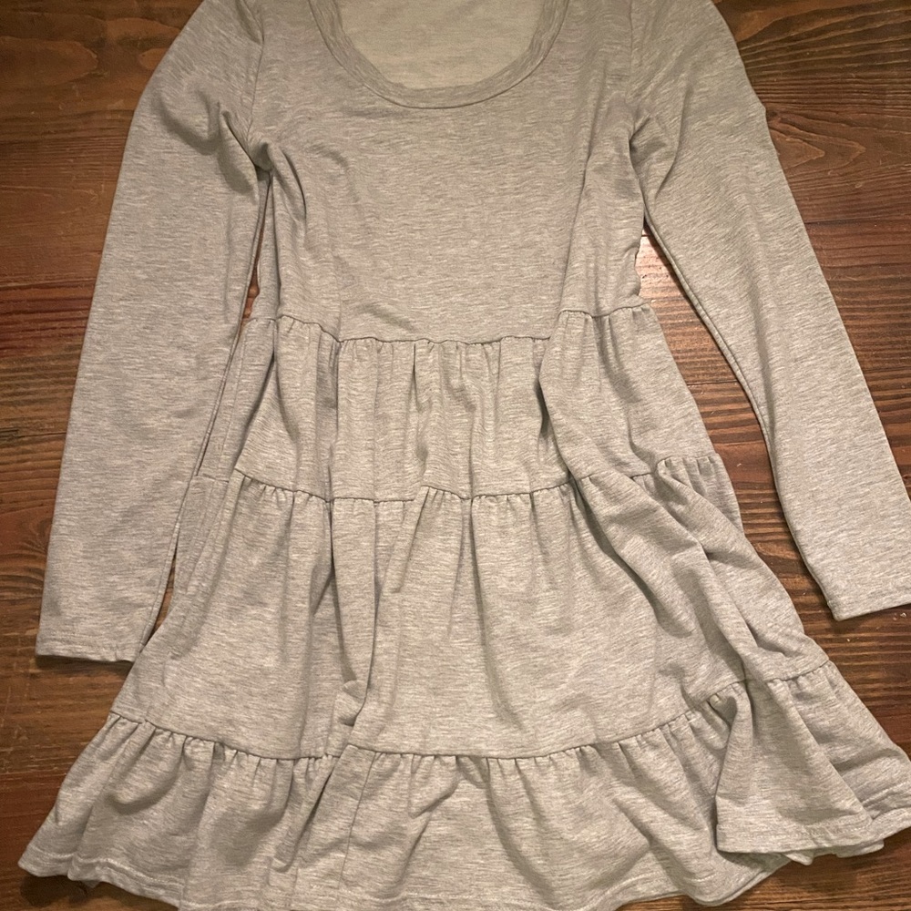 Gray easel dress. Cute ruffles.